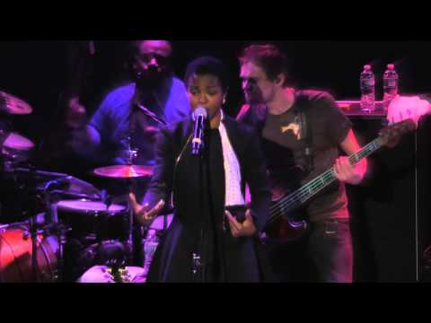 Youtube: Ms. Lauryn Hill - Final Hour LIVE (Live in NYC 11/27/13)