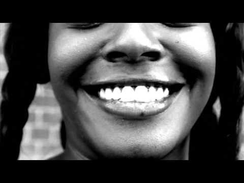 Youtube: AZEALIA BANKS - 212 FT. LAZY JAY