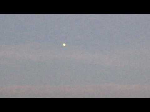 Youtube: 10.28.2010 U.F.O. Hovering Over BROOKLYN (@BOOK_LIGHTHOUSE))