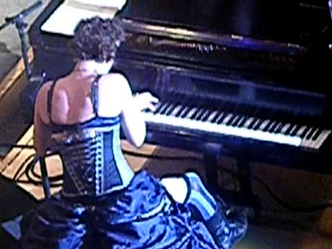 Youtube: Amanda Palmer - cell phone interruption at Symphony Hall