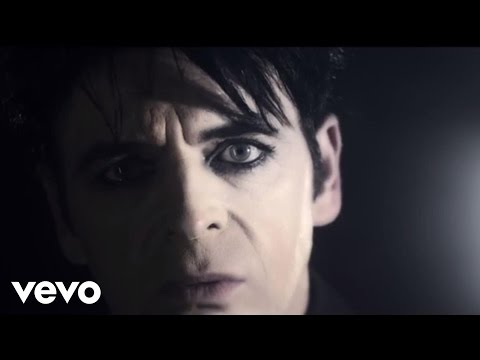 Youtube: Gary Numan - I Am Dust