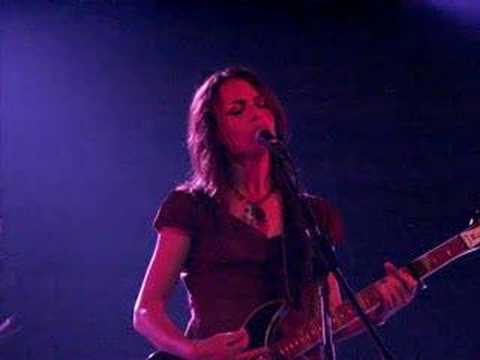 Youtube: Susanna Hoffs - Different Drum