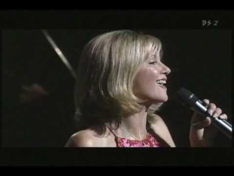 Youtube: Olivia Newton-John - Magic - Japan '03