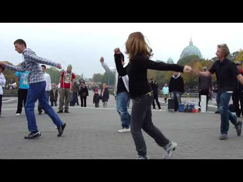 Youtube: JumpStyle HardJump Shuffle @ Berlin HardStyle Germany