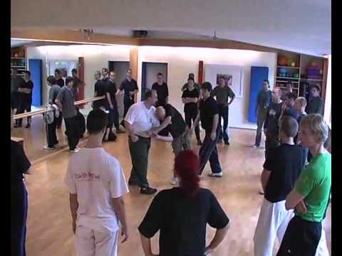 Youtube: SYSTEMA Verteidigung gegen mehrere Angreifer Andreas Weitzel 2008 Stadtroda