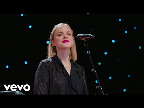 Youtube: Julia Engelmann - Bestandsaufnahme (Live aus dem Admiralspalast Berlin 2018)