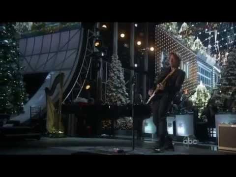 Youtube: Keith Urban "Have Yourself a Merry Little Christmas"