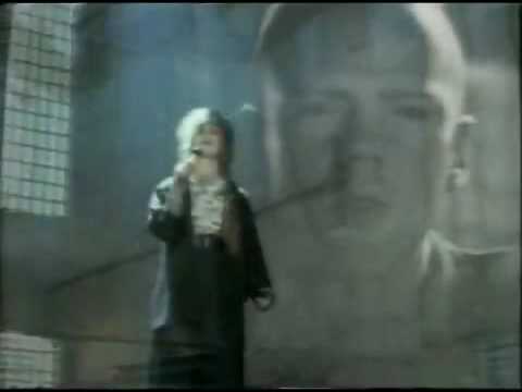 Youtube: The Communards - Don't Leave Me This Way