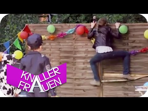 Youtube: Scheiße, die Bullen! |  Knallerfrauen mit Martina Hill |