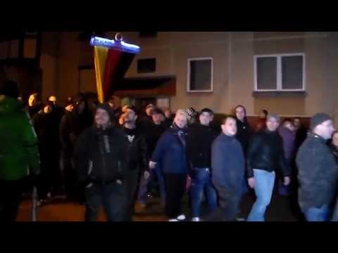 Youtube: Sügida, Suhl - 12. Januar 2015  - Einblicke in die 1. Pegida-Demo Thüringens (viele Nazis)