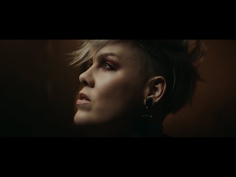 Youtube: Rag’n’Bone Man & P!nk – Anywhere Away From Here (Official Video)