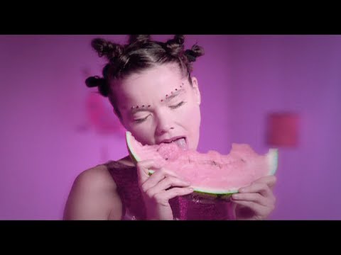 Youtube: björk : possibly maybe (HD)
