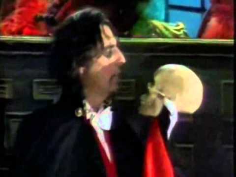 Youtube: Alice Cooper & The Muppets - "Welcome To My Nightmare"