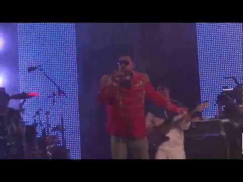 Youtube: Sido singt "Rock me Amadeus" von Falco! - DIF 2011 (HD!)