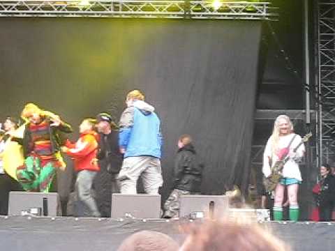 Youtube: WITH FULL FORCE 2011 - Manos - Biene Maja - Live 5