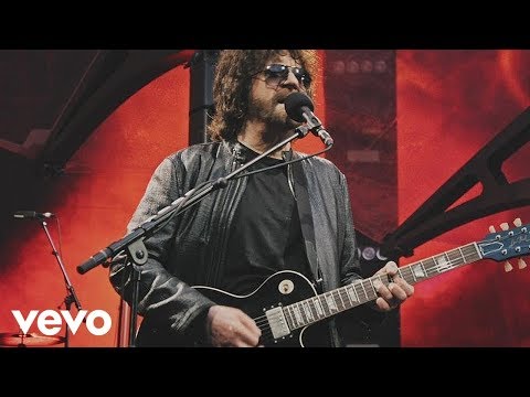 Youtube: Jeff Lynne's ELO - Evil Woman (Live at Wembley Stadium)