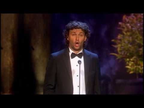 Youtube: Jonas Kaufmann - La Donna e Mobile - Classical Brits 2009