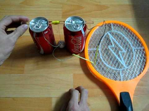 Youtube: Electric Fly Swatter + Coke can = Franklin's bell