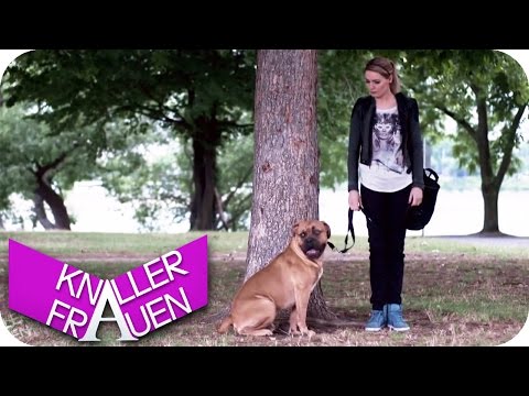 Youtube: Gassi gehen - Knallerfrauen mit Martina Hill | Die 3. Staffel in SAT.1