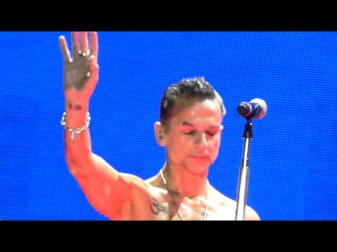 Youtube: Very sexy Dave Gahan singing "Personal Jesus" Depeche Mode Torino 18-2-14 (HD)