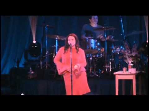 Youtube: Natalie Merchant - Carnival (Live)