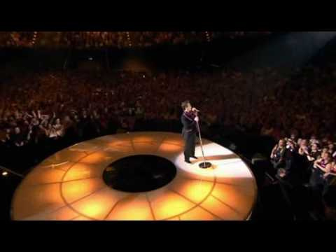 Youtube: Robbie Williams - Feel [Live in Berlin]