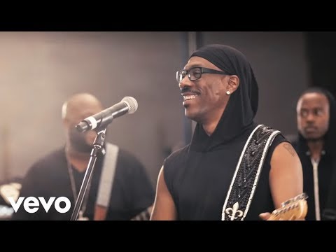 Youtube: Eddie Murphy - Red Light  ft. Snoop Lion (Official Video)