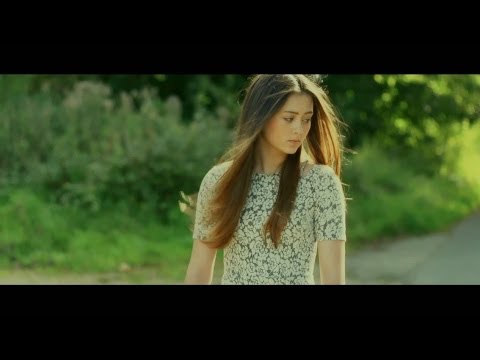 Youtube: Jasmine Thompson - Run (Official Music Video)