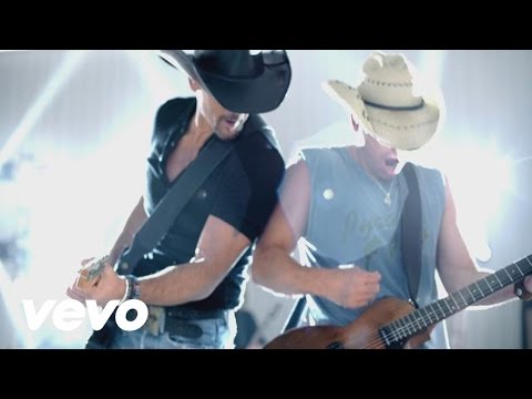 Youtube: Kenny Chesney, Tim McGraw - Feel Like A Rock Star (Official Video)