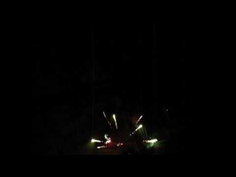 Youtube: Feuerwerk aus der Luft, unter Beschuß aus 80 Metern Höhe mit einer Drohne LuB EvWa