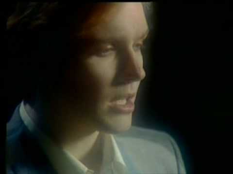 Youtube: David Sylvian & Ryuichi Sakamoto - Forbidden Colours