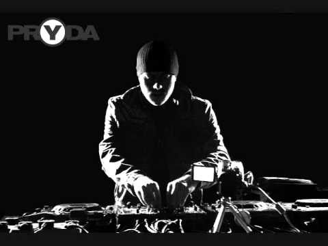 Youtube: Pryda - Illusions (Original Mix)