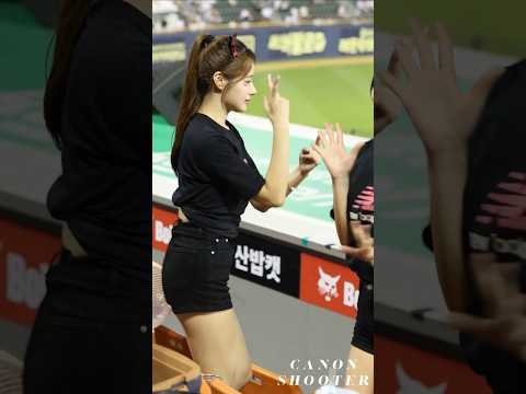 Youtube: ㅋㅋㅋ🤣KT아웃송 막춤 넘 킹받네. 이예빈 LeeYebin