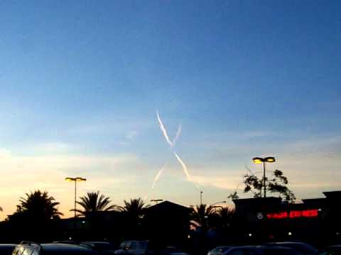Youtube: Contrails making an X in the sky