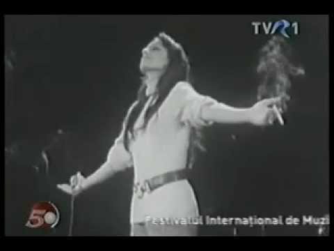 Youtube: Marie Laforêt - Ivan, Boris Et Moi (Version Inédite concert 1969)