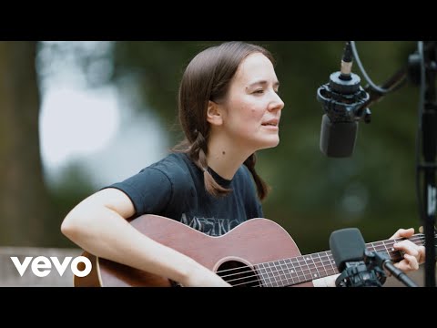 Youtube: Margaret Glaspy - Memories (Acoustic)