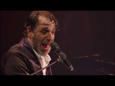 Youtube: Chilly Gonzales - Music is Back (Live)