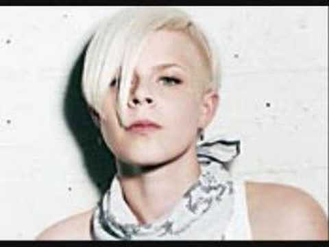 Youtube: Robyn - Be Mine