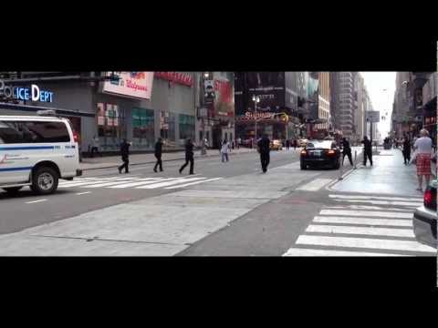 Youtube: Times Square NYC - NYPD At Gunpoint with Man With Knife. Shot Dead at 37th Street
