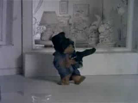 Youtube: Paddington Bear, Singing in the rain