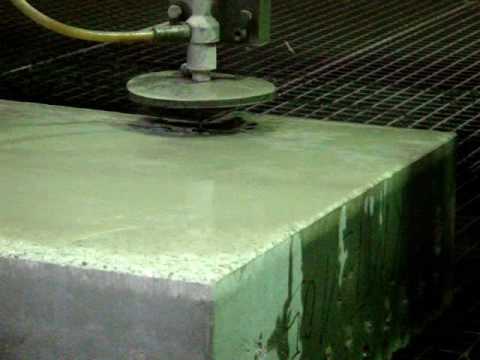 Youtube: Wasserstrahlschneiden Betonplatten 180 mm