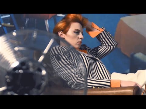 Youtube: La Roux - Let Me Down Gently (official audio)