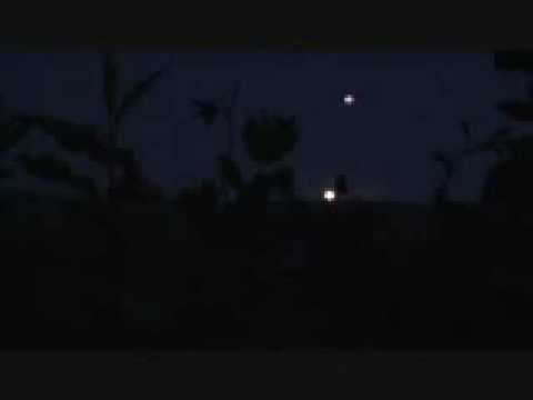 Youtube: UFO - Avebury, England 17-7-2007 Multiple UFO Sighting by three people