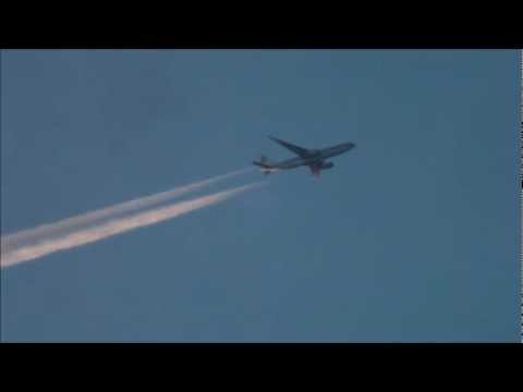 Youtube: Overflight contrails filmed with a telescope (3200mm) US Air Force, KC135, B777, A380, B757 and more