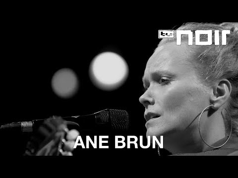 Youtube: Ane Brun - All We Want Is Love (live bei TV Noir)