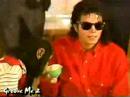 Youtube: 1987 Michael and Bubbles MOONWALK