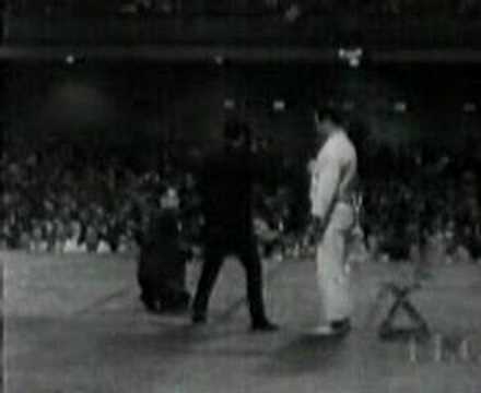 Youtube: One inch punch by Bruce Lee