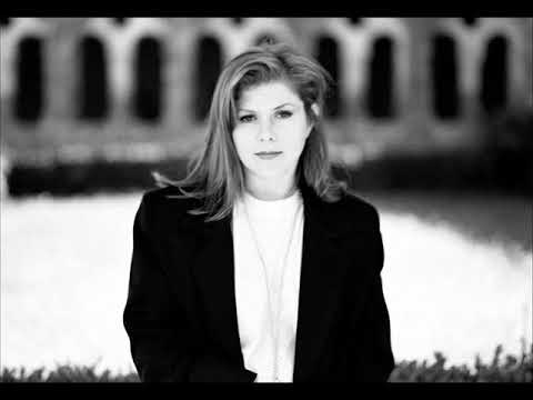 Youtube: Kirsty MacColl - They Don't Know (Live at Fleadh, London 1993)