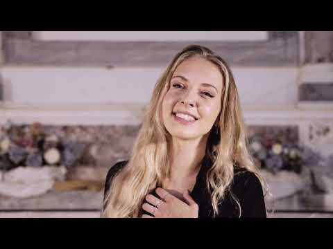 Youtube: Ave Maria (Schubert) - Veronika Seghers