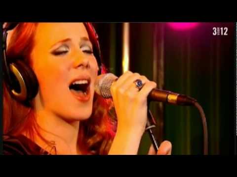 Youtube: Epica - Tides Of Time (Acoustic at Pinkpop 2010)